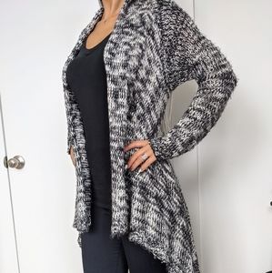 Fuzzy cardigan black&white
